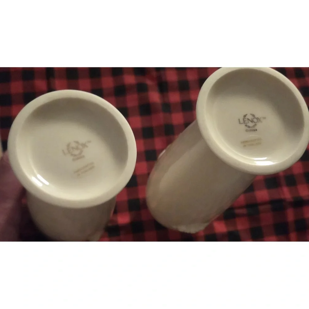 2 Lenox Ivory Porcelain Bud Vase Raised Rose & Ribbon Design Gold Trim‎